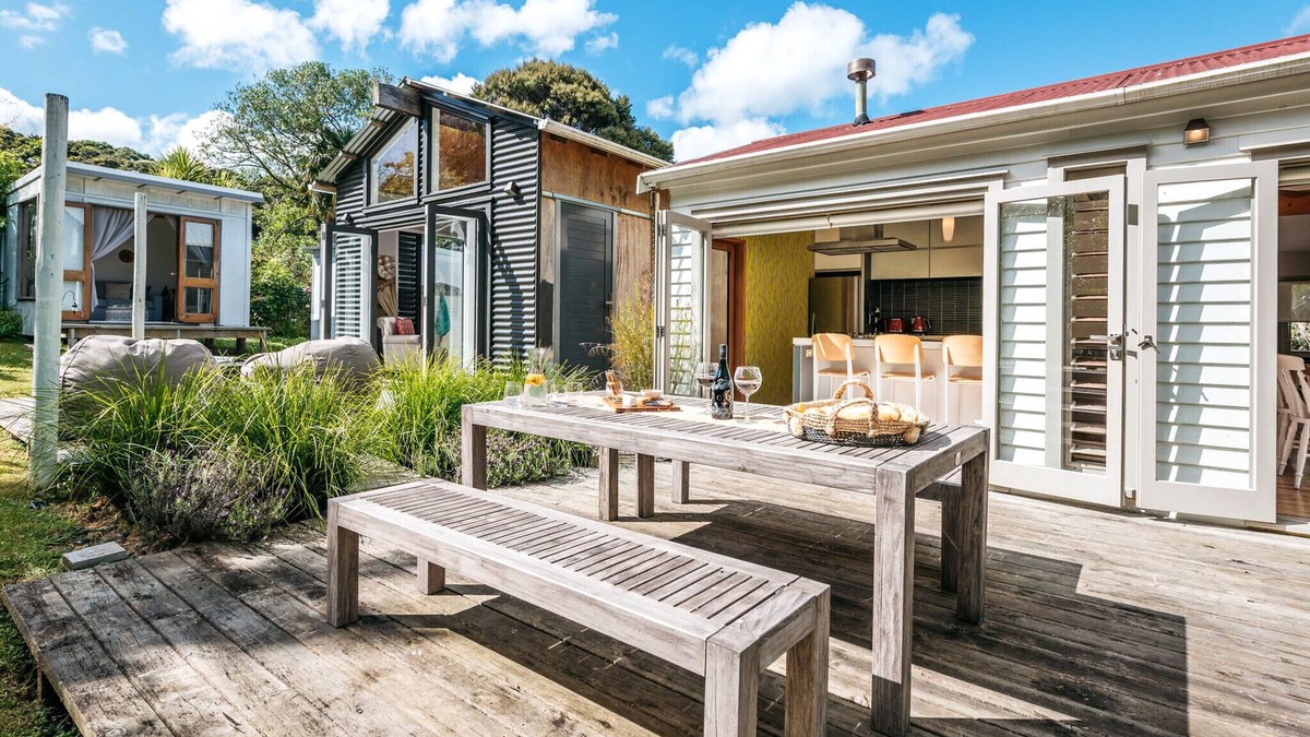 Ostend House | Kereru - Waiheke Holiday Home
