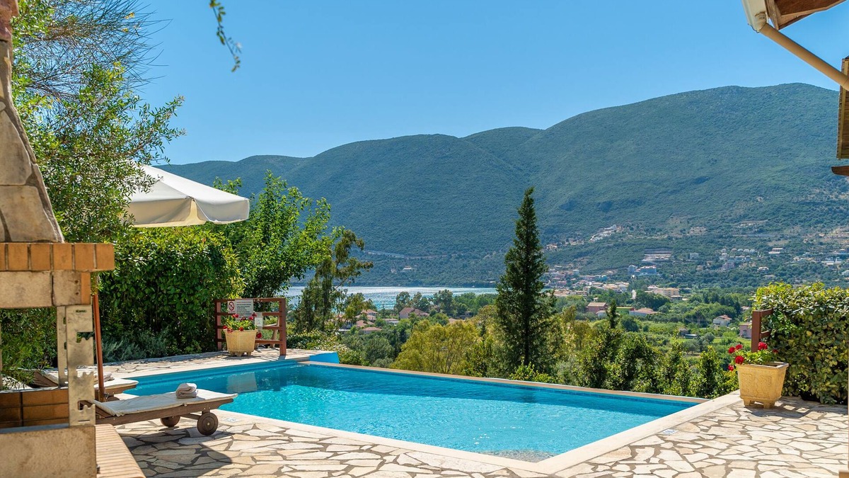 Evgiros Villa | Kerithra Villa, overlooking Vasiliki bay, close to the beach and other amenities