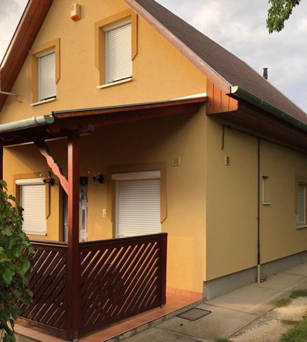 Cserkeszolo Apartment | Kert Apartman