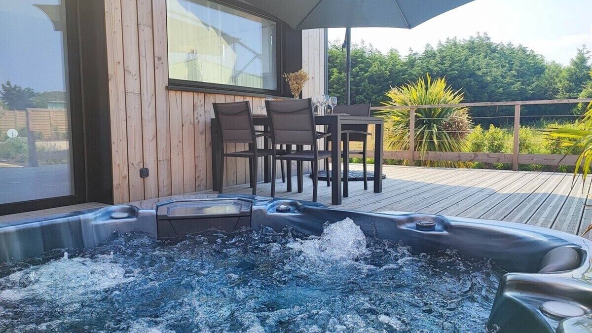 Plouezec Cottage | Kerzoé 4 people - Hot tub - Swimming pool