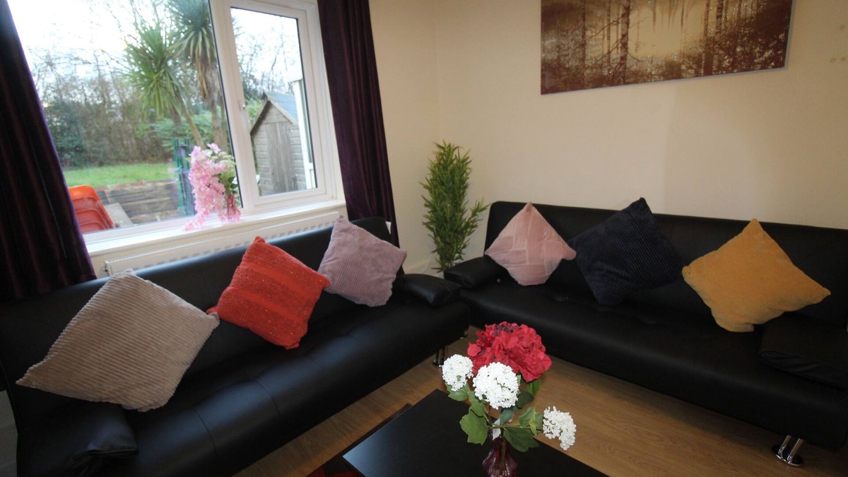 Chesterfield House | Keswick House Chesterfield