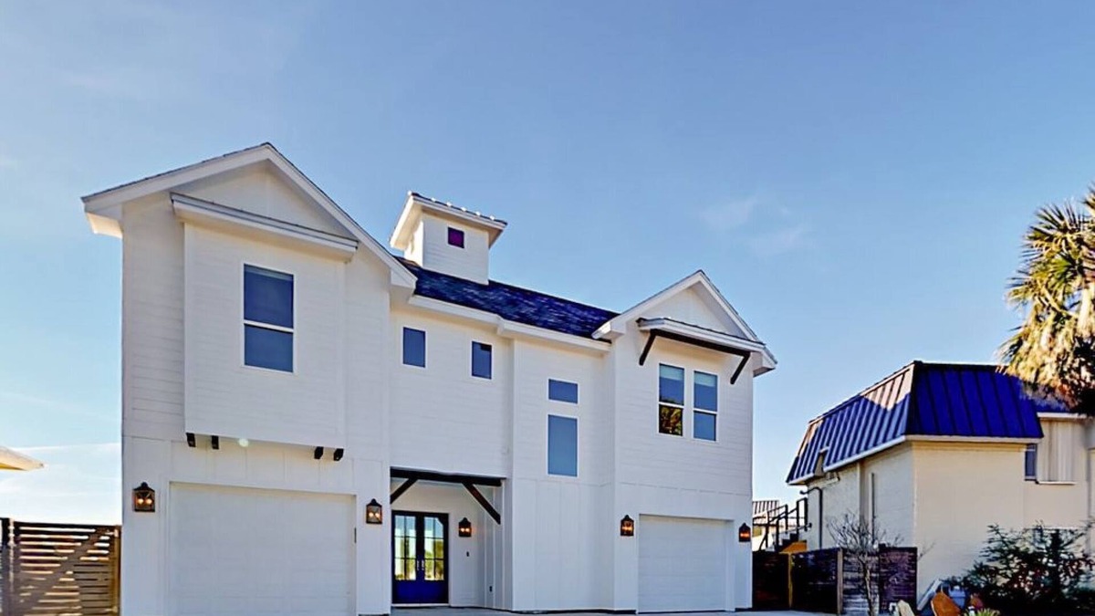 Key Allegro House | Key Allegro Modern Seaside Farmhouse