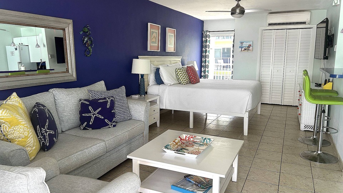 Key Colony Beach Apartment | Key Colony Beach Condo Ocean Front Complex, Private Beach, Heated Pool