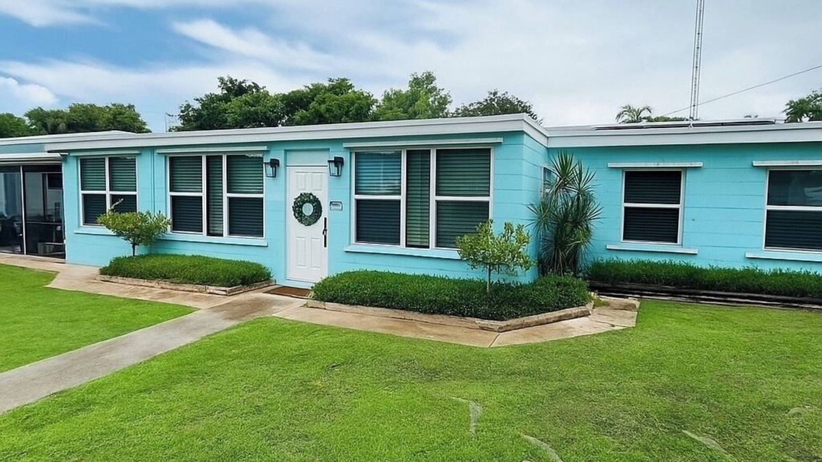 Anglers Park House | Key Largo 3 bedroom 2 bathroom home with spacious lot for boat parking