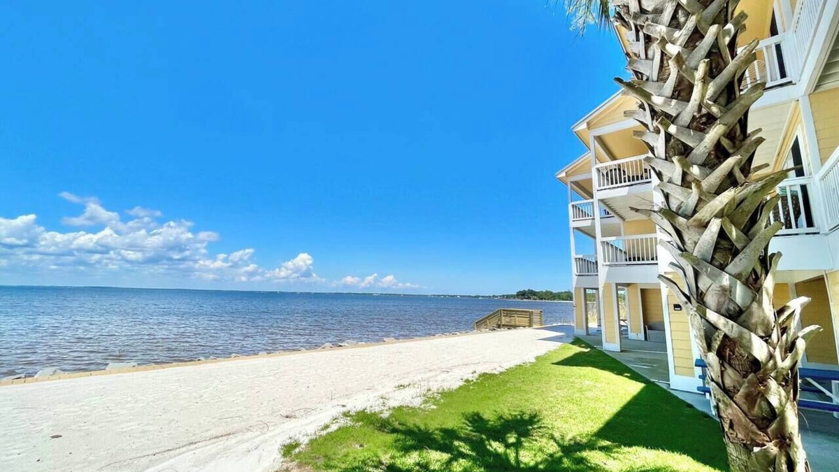 Innerarity Townhomes House | Key to Paradise: Waterfront Home & 2 Kayaks!