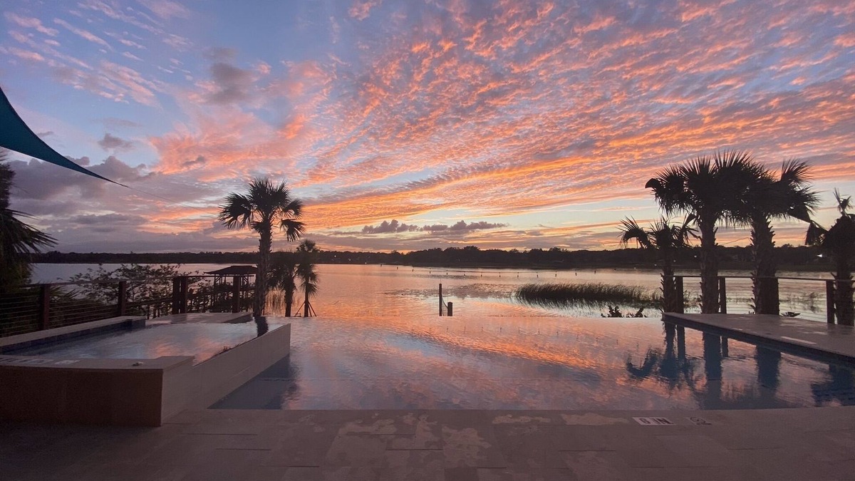 Fairvilla House | Key West LAKEFRONT Villa Close to Universal/Disney!
