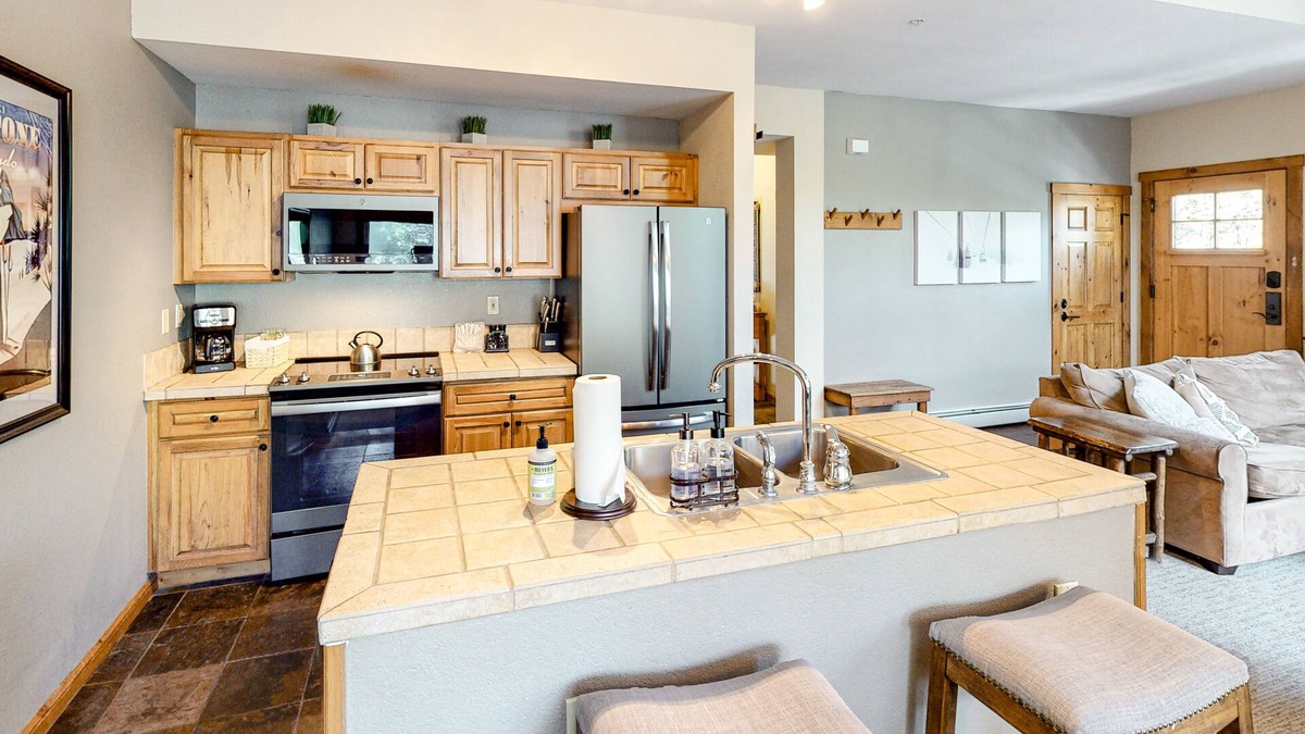 Lakeside Village House | Keystone Village Home w/Shared Hot Tub & Free Ski Transport - Walk to Dining