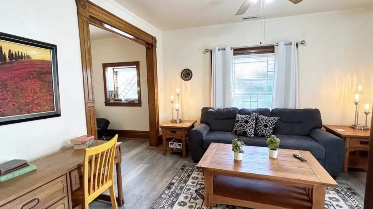 Topeka Apartment | Kg Bd Full Condo steps to hospitals & Capitol 1-70