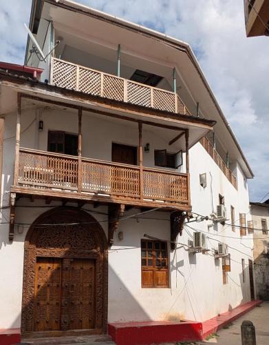Stone Town Apartment | Khalifa Apartment
