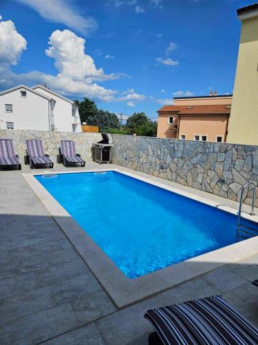 Kuceli Apartment | Khalli apartman 4 stars with private pool and jacuzzi near Opatija