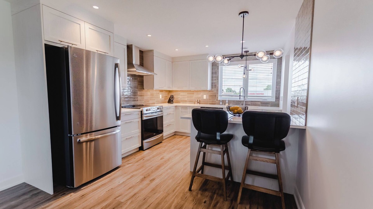 Cornwall Apartment | Khlozy Escape the ordinary. (Feonho)