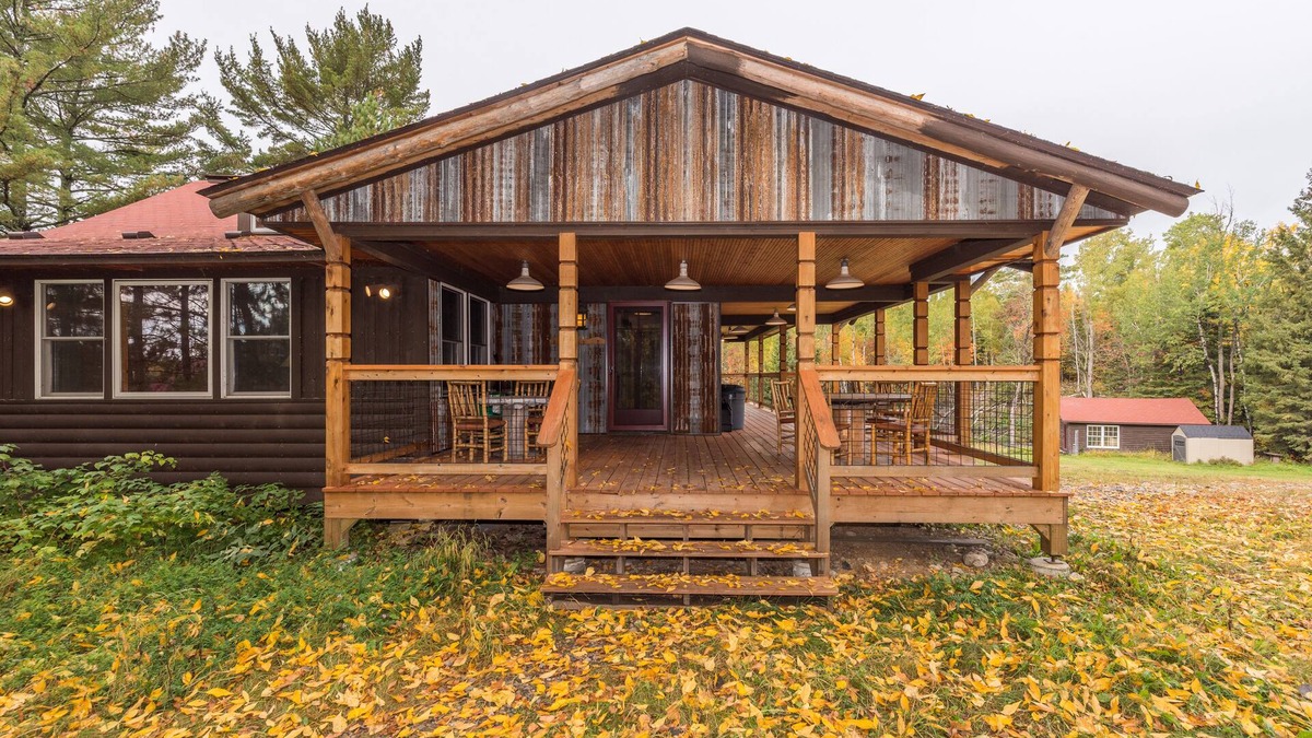 Tower Cabin | Kick back and relax at Grand View Lodge on Vermilion!