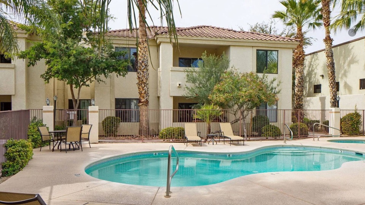 Catalina Foothills Estates Condo | Kick back and relax in this calm, stylish condo in a Tucson gated community.