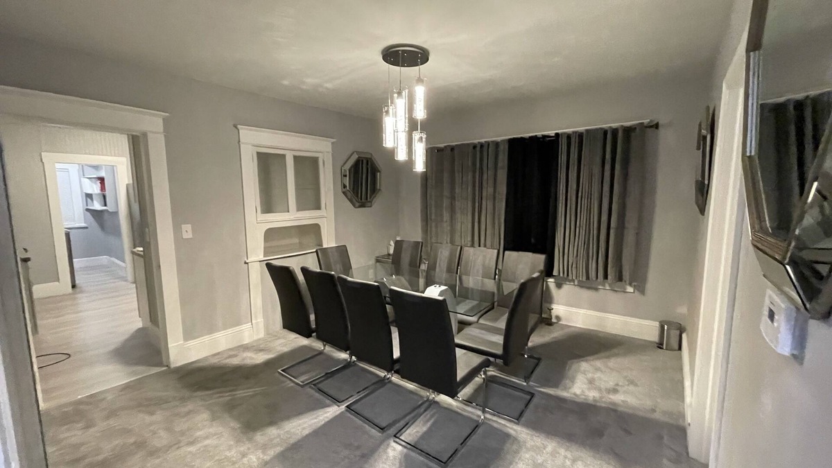 Springfield Apartment | Kid friendly neighborhood! Everyone is welcomed in this cozy apartment home!