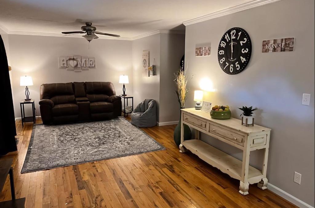 Guntersville Apartment | Kid-Friendly Townhouse Near Lake & Sports Complex