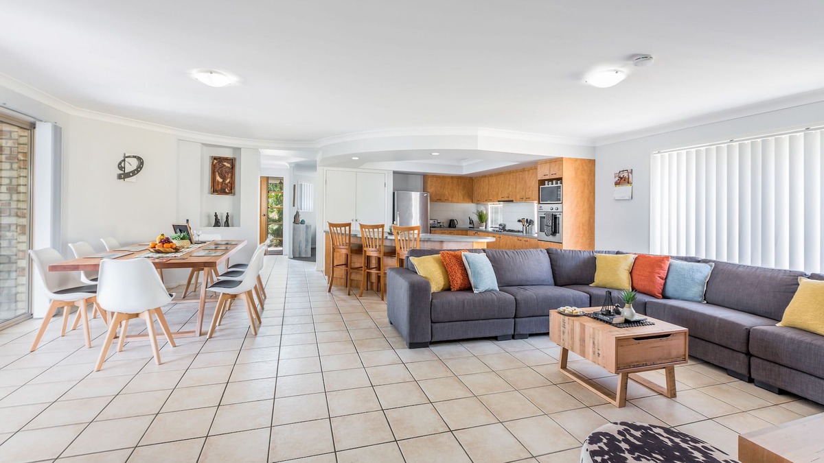 Keperra House | Kidman Place - Spacious Luxury+ FREE WIFI + WINE