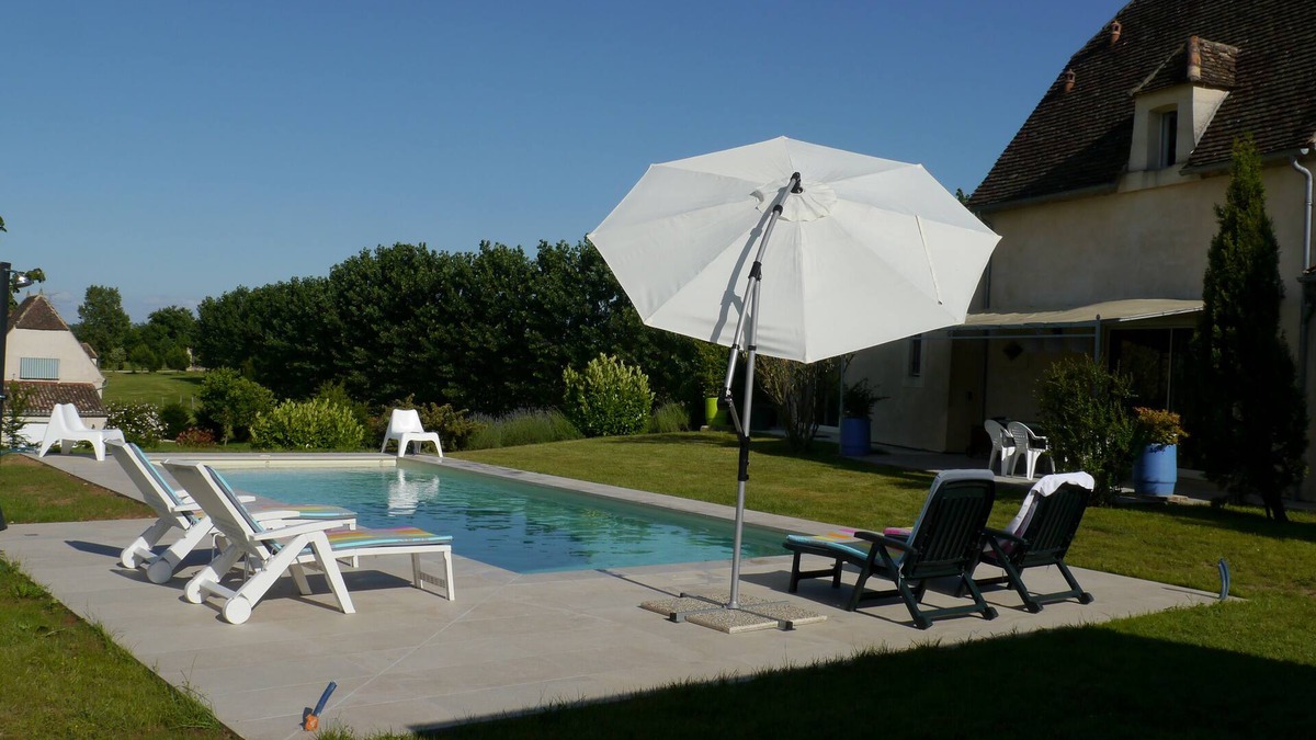 Saint-Martin-de-Gurson House | Kidsproof holiday home with private heated pool