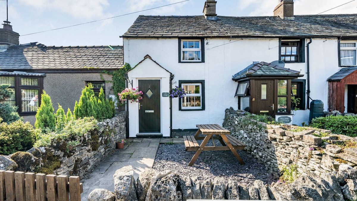 Shap House | KIDSTY COTTAGE, pet friendly, character holiday cottage in Shap