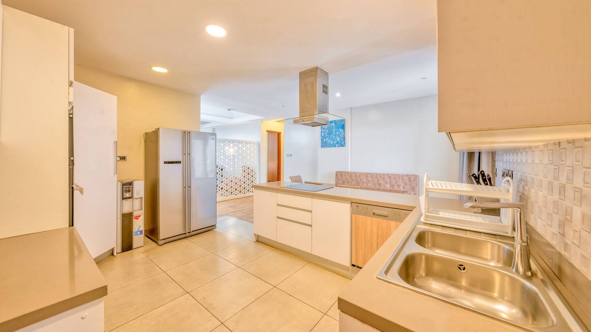 Kileleshwa Apartment | Kikambala Modern Apartment with Balcony