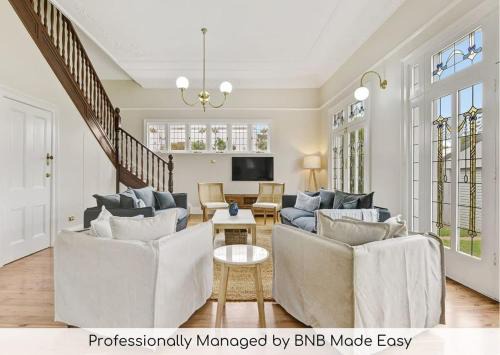 Orange House | Kilarra House - Heritage Home on Byng St Sleeps 10