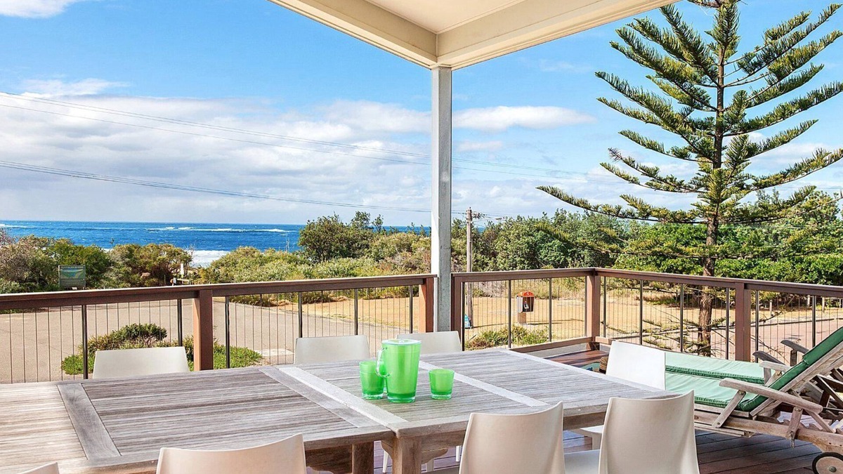 Killcare House | Killcare Beach Abode - Right opposite the beach with a beach and bush outlook