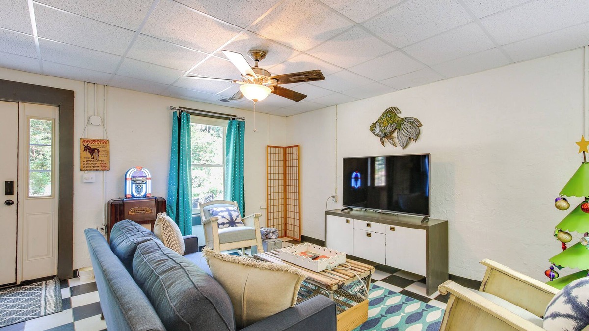 Killen Apartment | Killen Vacation Rental: Walk to Wilson Lake!