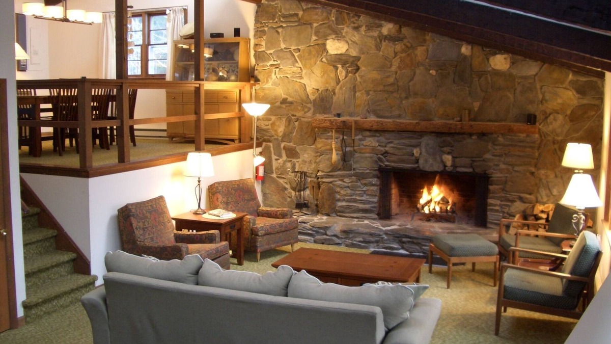 Pittsfield House | Killington area home - 4-seasons & hot tub. Sleeps 13+