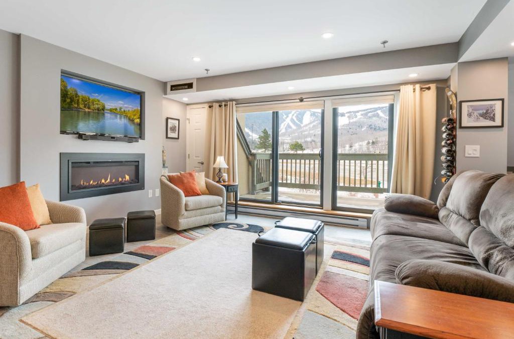 Killington Apartment | Killington Vacation Gem Walk to Ski Lifts!