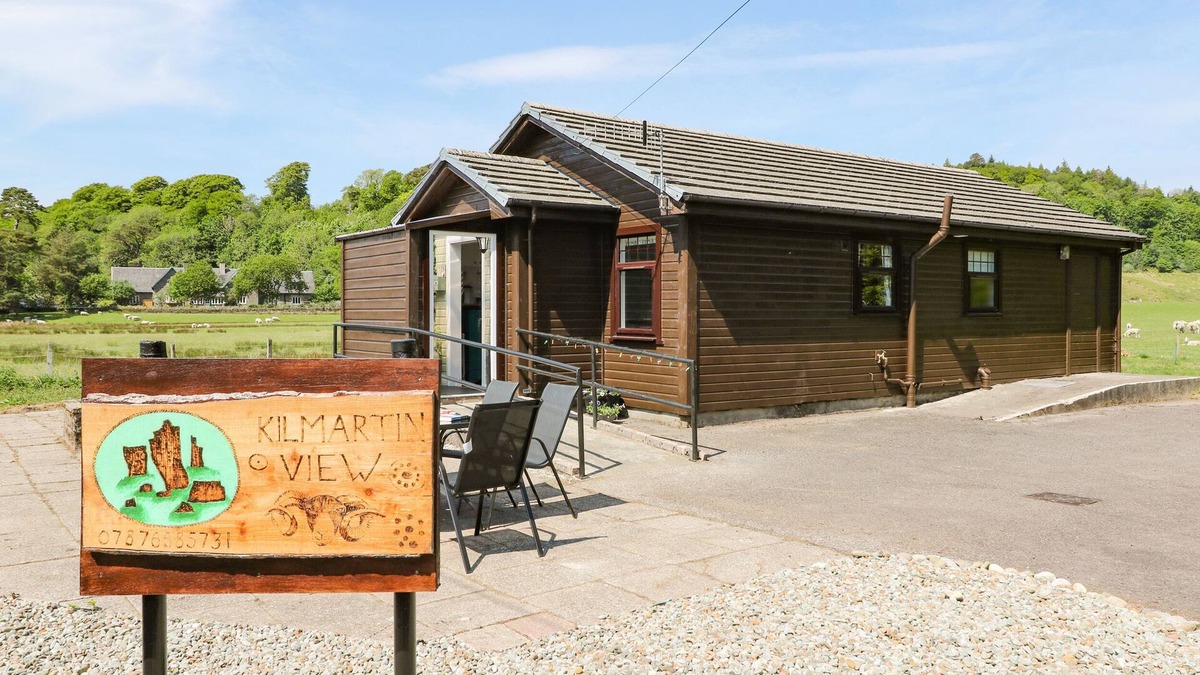 Lochgilphead Cottage | KILMARTIN VIEW, pet friendly in Lochgilphead