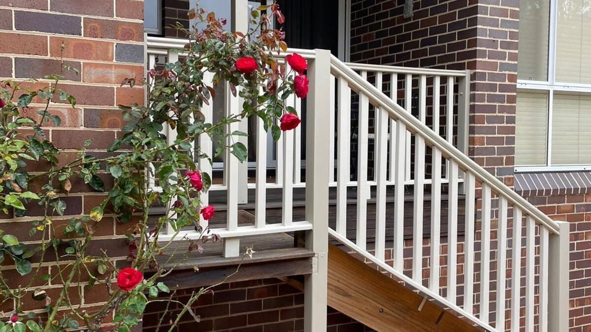Bowral Cottage | ☘️"KILMEEDY" Take time to smell the roses🌹 in Bowral-Walk to town-Pet friendly.
