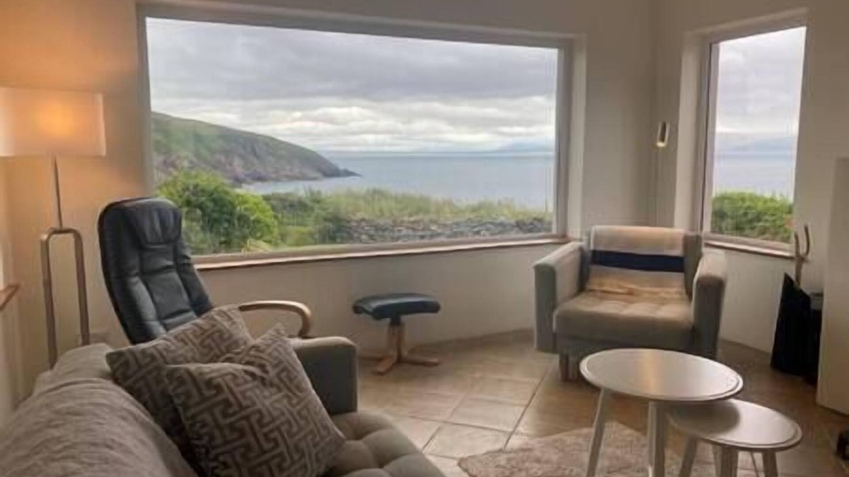 Bothar Bui House | Kilmurry Cottage - Superb Views