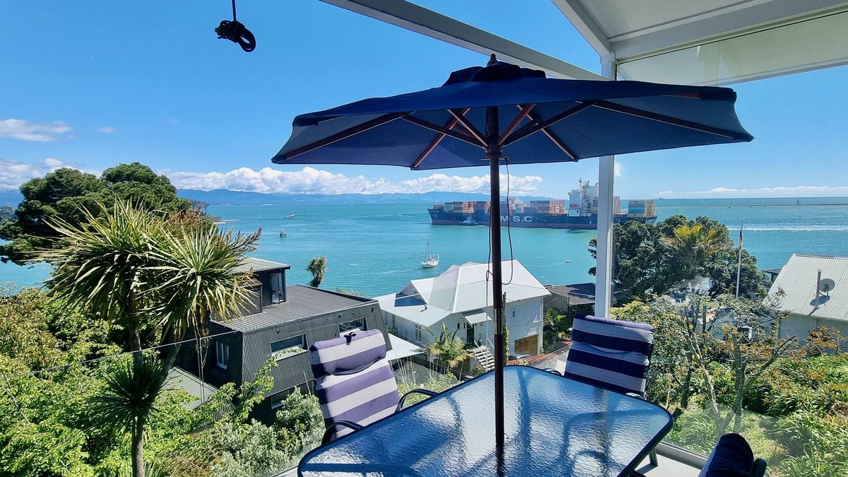 Stepneyville Apartment | Kimberley Three - Nelson Waterfront Apartment - Free Cancellation Available Here
