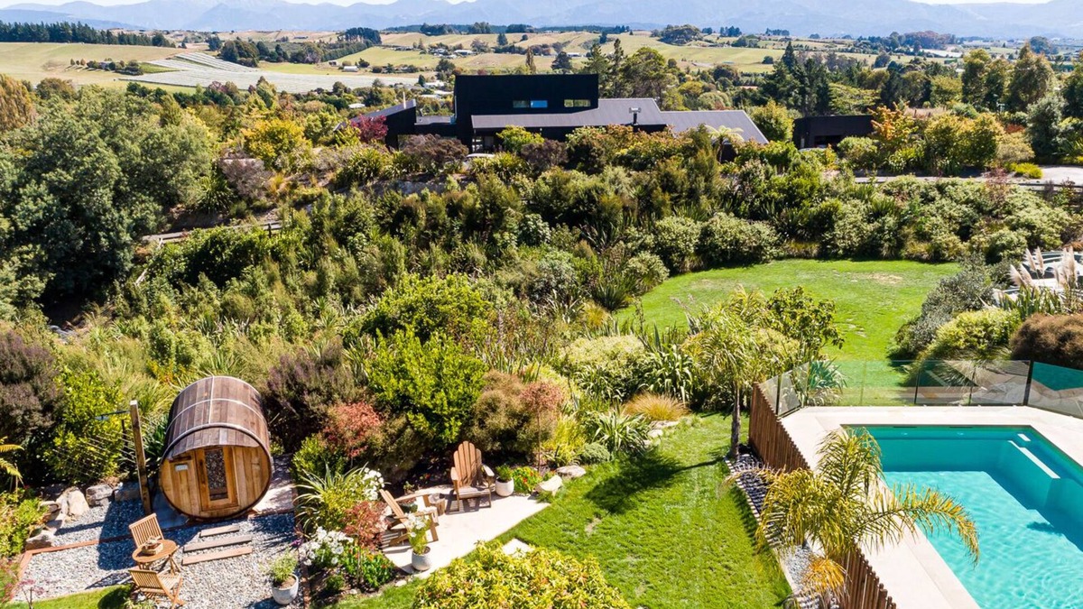 Tasman Villa | Kina Ridge | Luxury Home w/Pool, Sauna & Views