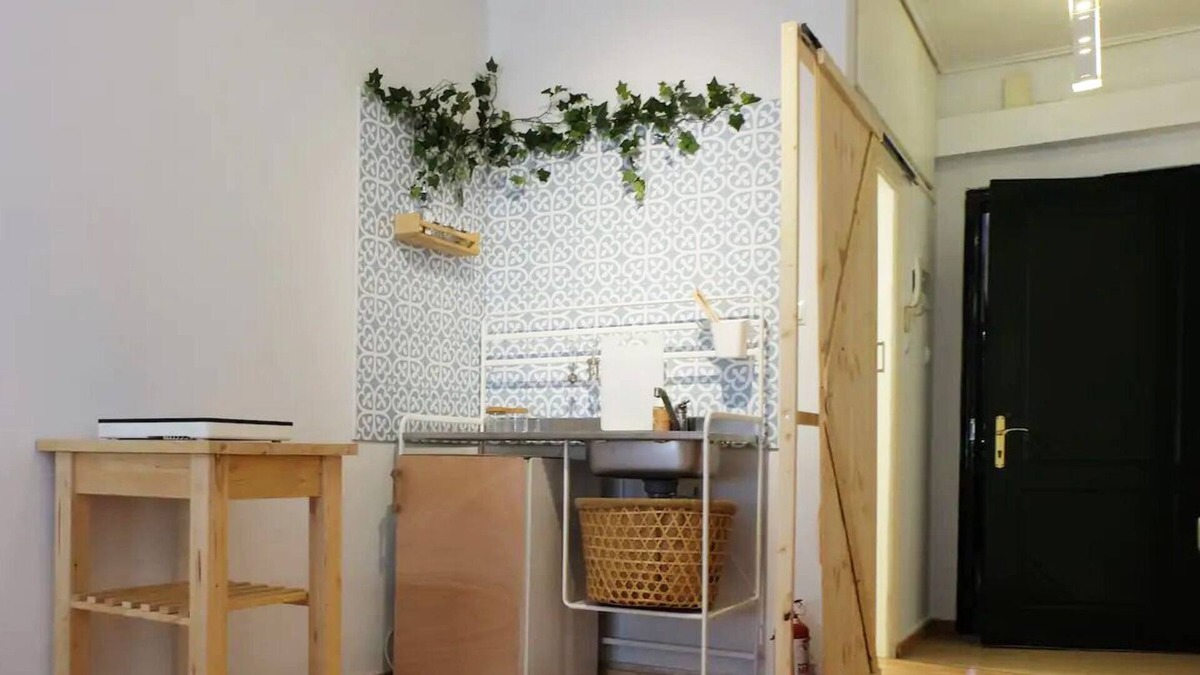 Larissa Apartment | KINFEELS DOWNTOWN APARTMENT