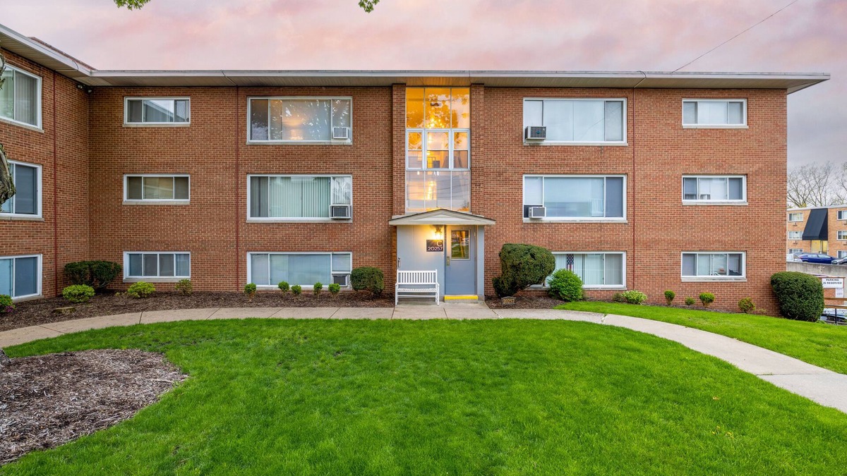 Fairview Park Apartment | King and Queen memory foam beds Near the Valley! | Georgtown Villas
