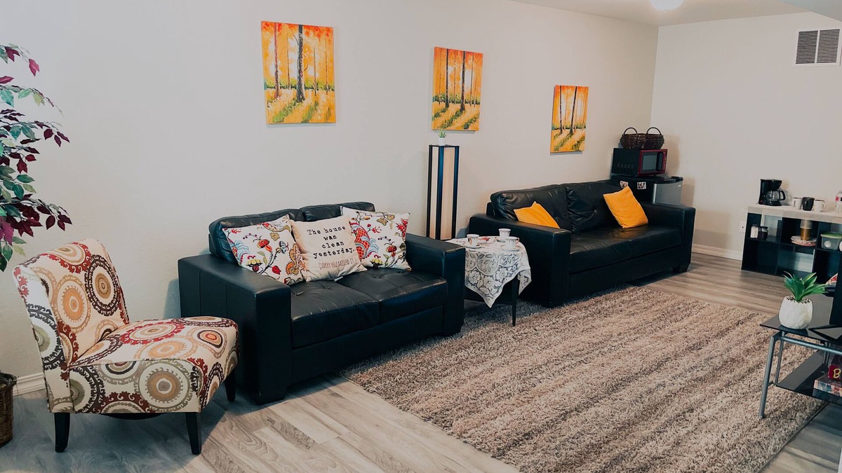 Village Seven Apartment | King and Queen Beds Suite->Self Entry->Smart TV >WiFi->
