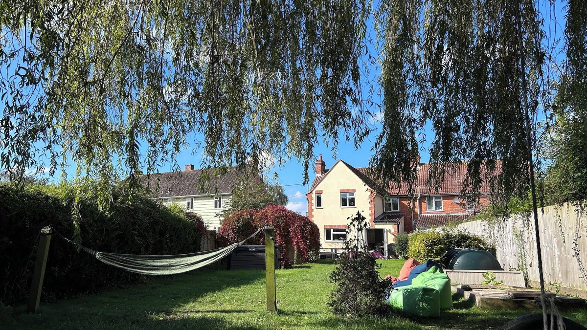 South Cadbury House | King Arthur’s Rest- Charming Eco Home, Garden & Hot Tub. Sleeps 10. Pet friendly