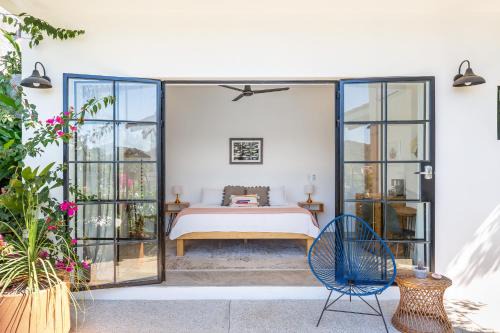 San Francisco Apartment | King Bed, Air Conditioning, Pool, Fast Wifi - Luna at Casa Calavera
