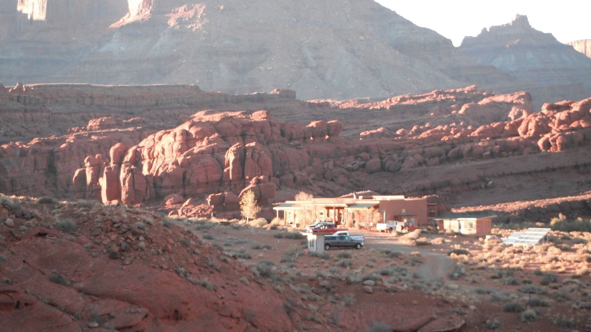Moab Cabin | King bed, disc golf, kayaks, ATV, wildlife, hiking, beach, pet friendly