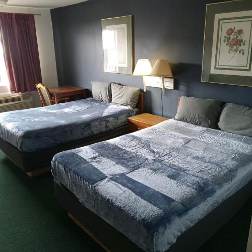 Livingston Apartment | King Bed Hotel Studio 102