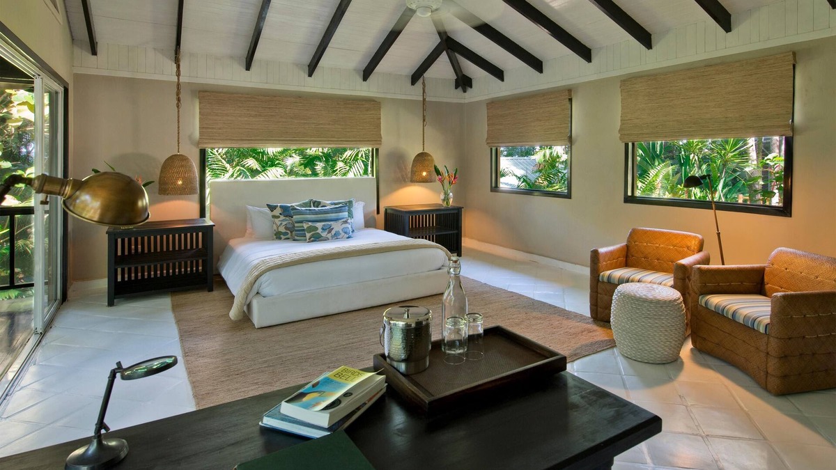 Punta Gorda Resort | King-Bed Jungle Suite w/Spectacular Views & Balcony - WiFi & A/C Included