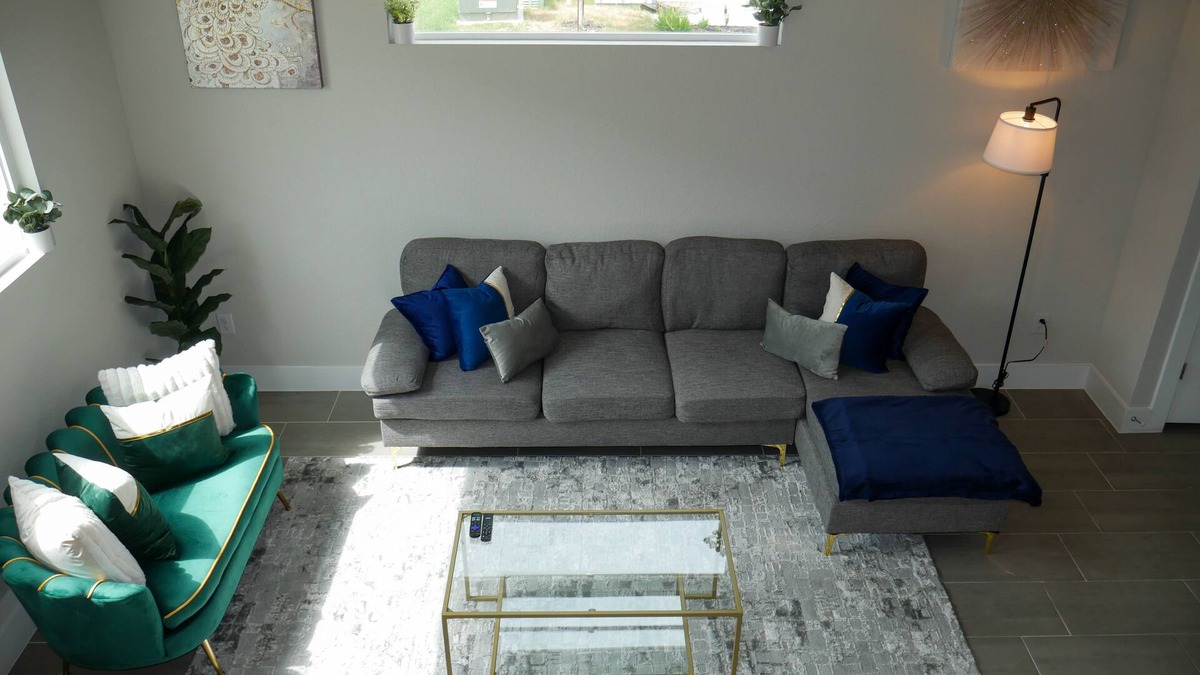 Terrell Heights House | King Bed, Minutes from Downtown and Pearl, Entire House