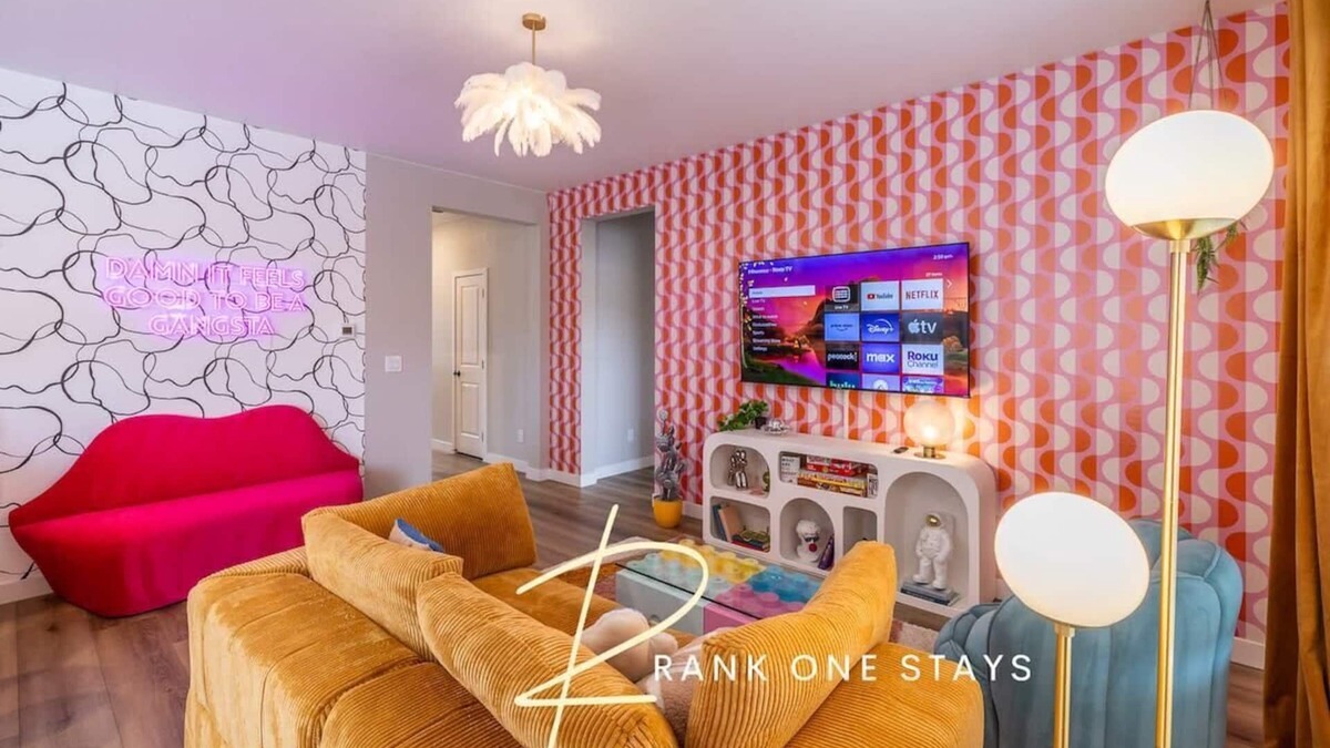 Commerce City House | King Bed/Pool/Golf/Arcade