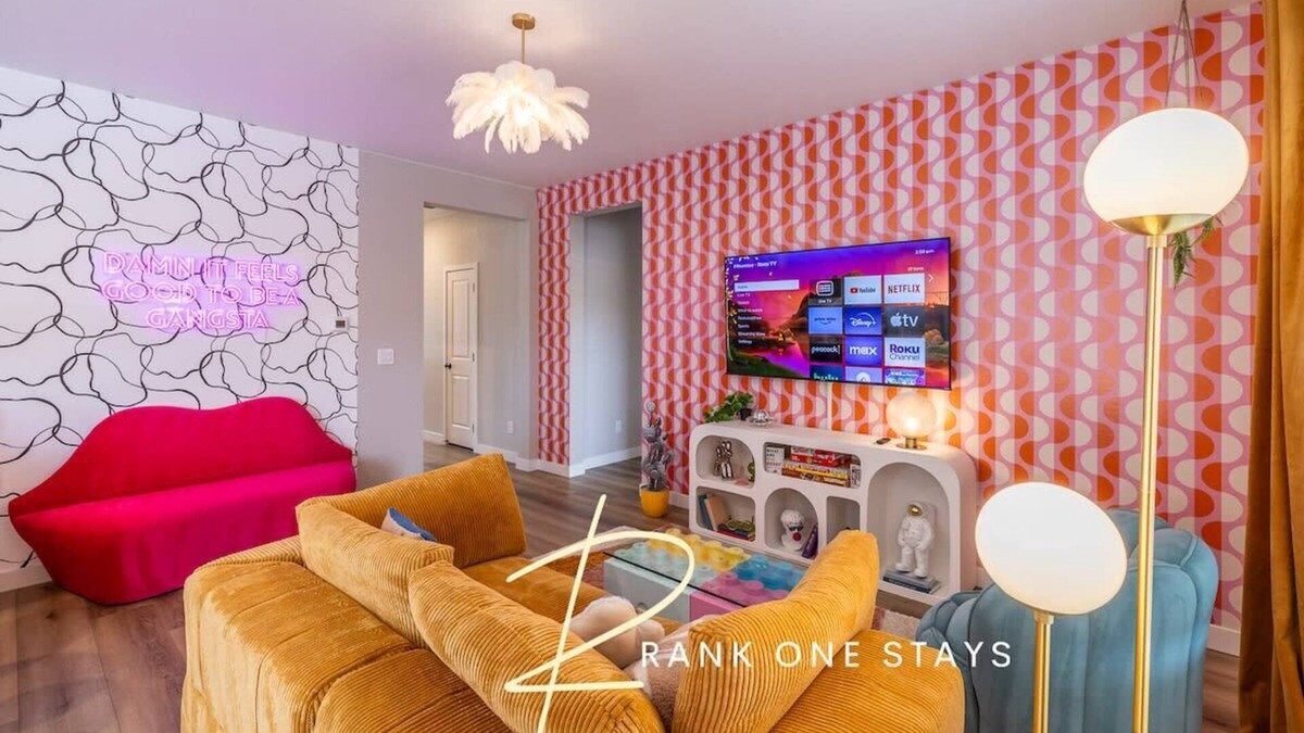 Commerce City House | King Bed/Pool/Golf/Arcade