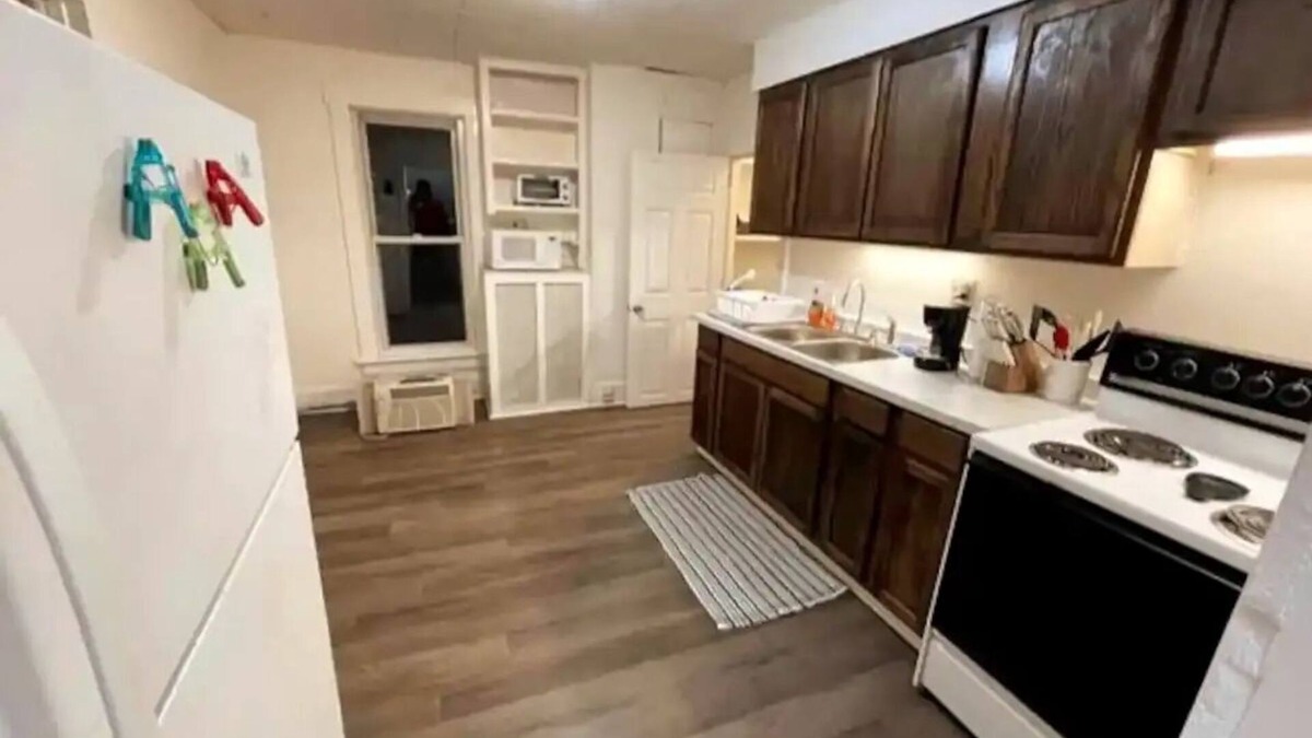 Johnstown Apartment | King Bed Private Apartment Near Hospital, Arena