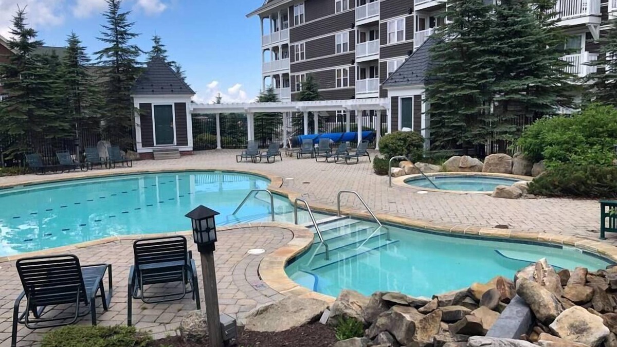 Snowshoe Apartment | King Bed Slope Side Retreat in Village Central