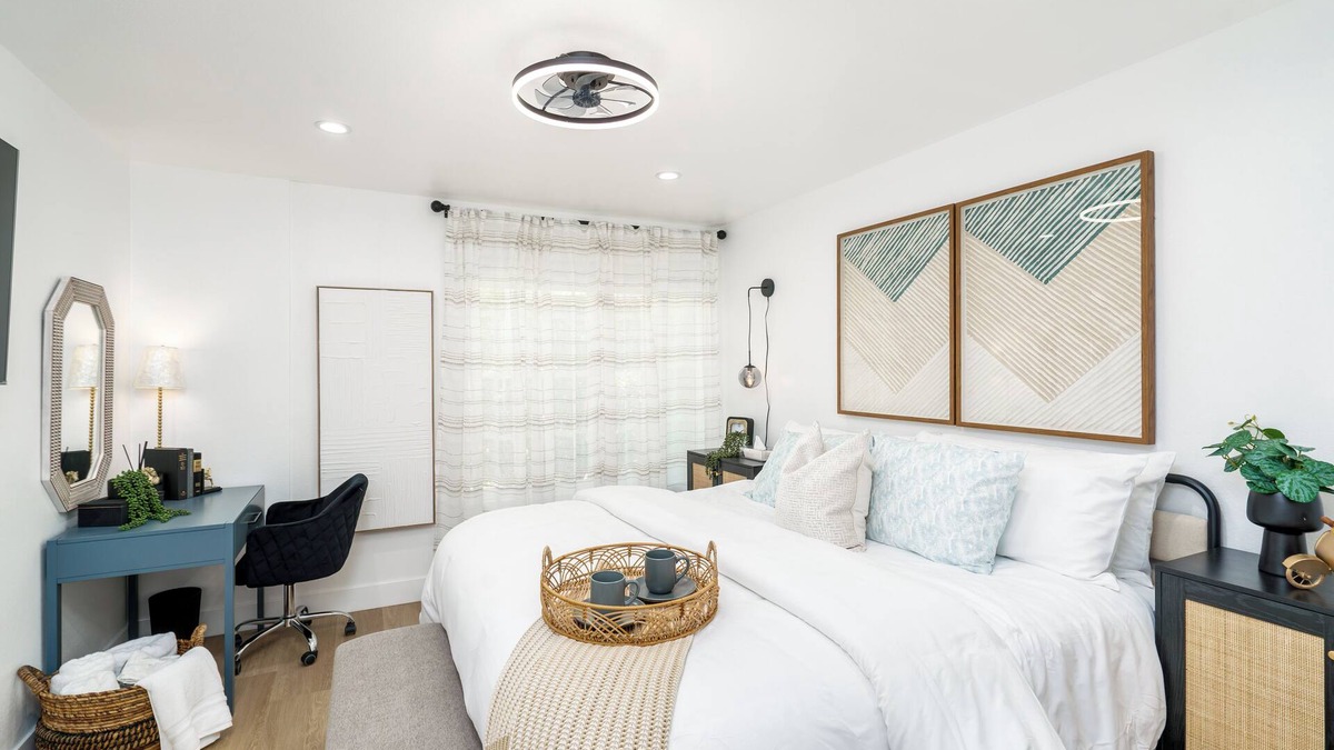 Valencia Condo | King Bed/Tennis Court/Fast Internet - Entire Condo
