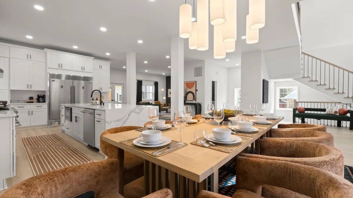 Seminary Hill Villa | King Beds <> A Sumptuously Lavish Suite Xcape
