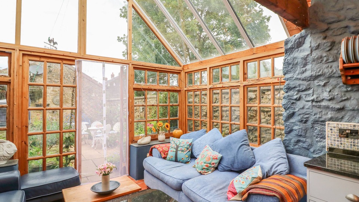 Broadwindsor Cottage | King Charles Cottage
