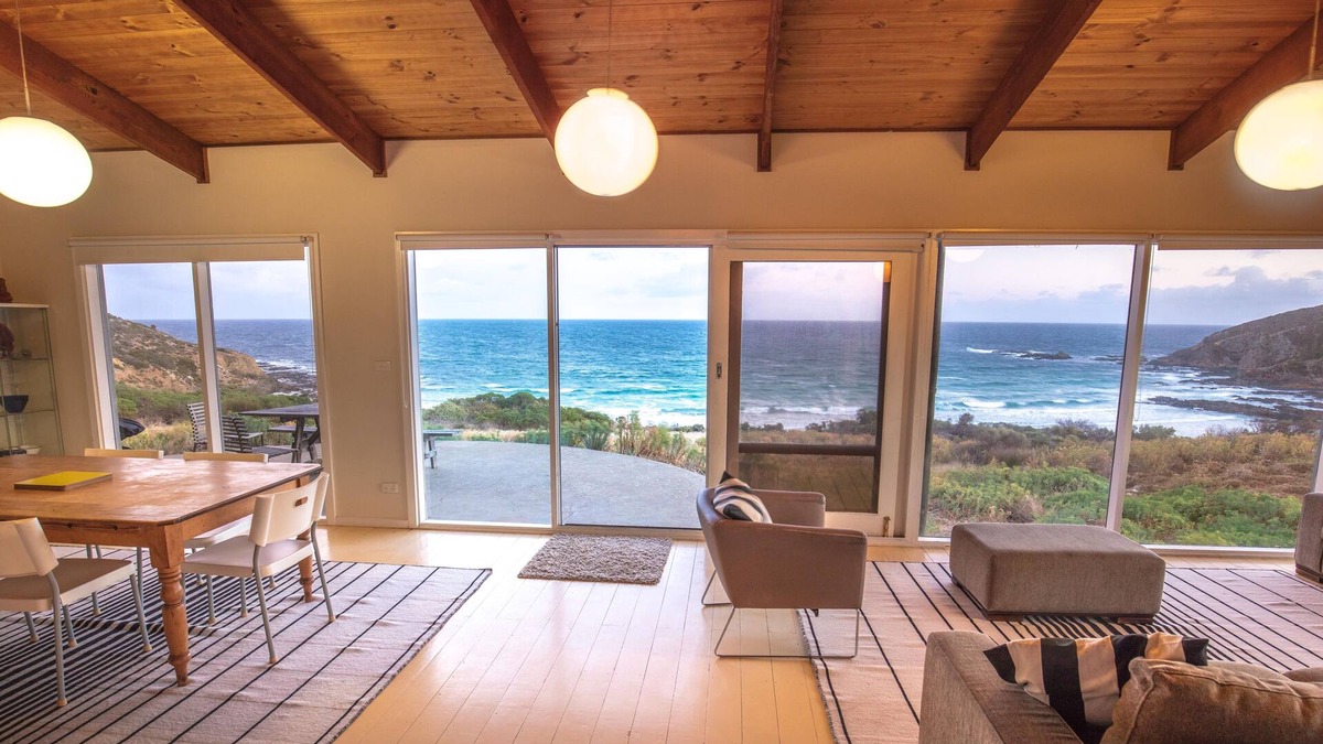 Duncan House | King George Beach Retreat